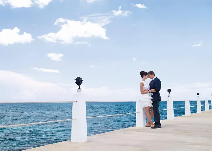 Couples Tower Isle (adults Only) 4*